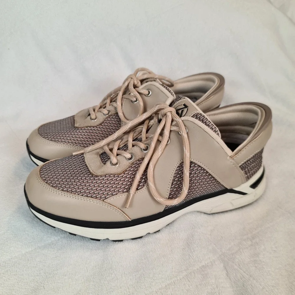 ZEBA Sneakerd Men's Hands Free Step In‎ Shoes Size 9 Beige Low Top Laces Slip On